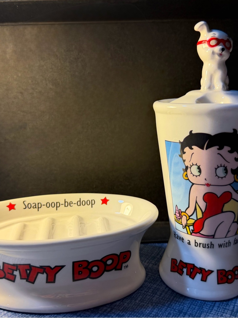 Betty Boop Ceramic Soap Dish & Tumbler/Toothbrush Holder w/ Dog Lid 2000